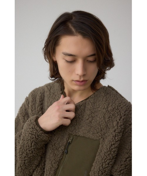 AZUL by moussy(アズールバイマウジー)の「シープボア防風トップス(スウェット・メンズ・カーキ/ブラック/チャコールグレー・LARGE/MEDIUM)」の9枚目の写真