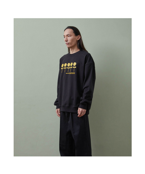 261EUI(261イーユーアイ)の「YELLOW COSMOS SWEATSHIRT BLACK(スウェット・メンズ・その他・2)」の4枚目の写真