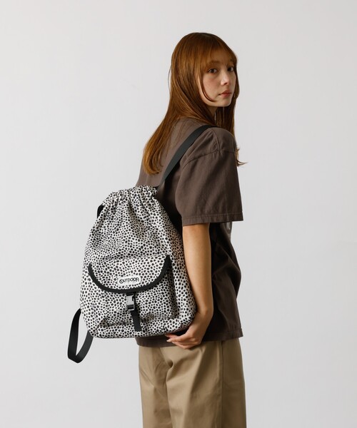 OUTDOOR PRODUCTS(アウトドアプロダクツ)の「【OUTDOOR PRODUCTS / アウトドアプロダクツ】Front Pocket Knapsack/ナップザック/ユニセックス【WEB限定】(バックパック/リュック・メンズ・ブラック/ドット/グレー/ブラウン・フリー)」の4枚目の写真