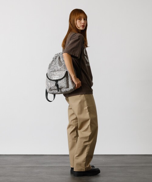 OUTDOOR PRODUCTS(アウトドアプロダクツ)の「【OUTDOOR PRODUCTS / アウトドアプロダクツ】Front Pocket Knapsack/ナップザック/ユニセックス【WEB限定】(バックパック/リュック・メンズ・ブラック/ドット/グレー/ブラウン・フリー)」の5枚目の写真