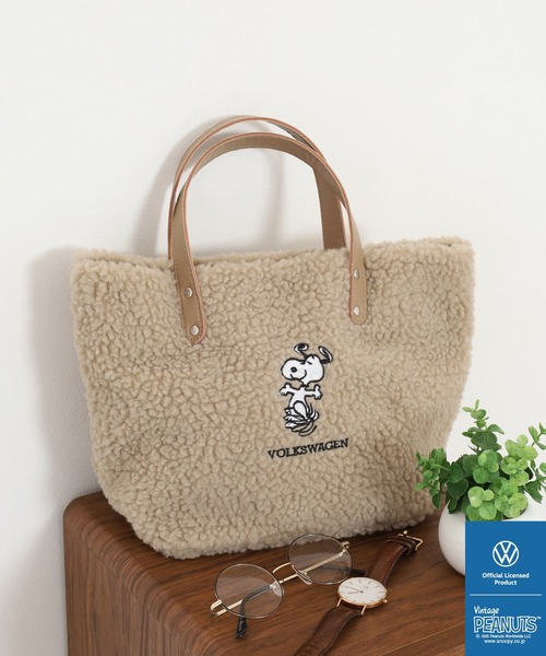 Volkswagen（フォルクスワーゲン）の「SNOOPY×フォルクスワーゲンスコラボ モコモコボアバッグ（トートバッグ・レディース・ベージュ/カーキ/アイボリー・FREE）」の2枚目の写真