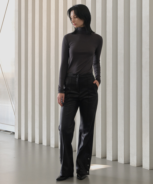 320SHOWROOM(320ショールーム)の「Modal Span Hand Warmer Turtleneck Charcoal(Tシャツ/カットソー・レディース・チャコール・FREE)」の3枚目の写真