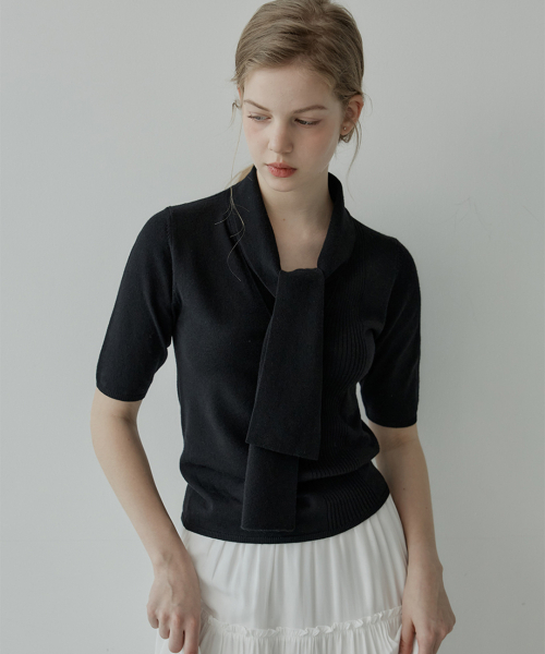 HYBERNAT(ハイバーナット)の「メリノウールニットトップブラック(ニット/セーター・レディース・その他・SMALL/MEDIUM)」の1枚目の写真
