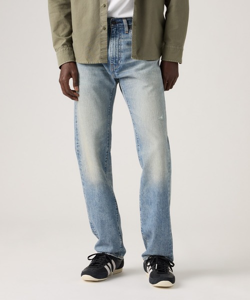 Levi's(リーバイス)の「Levi's/リーバイス 505(TM) レギュラーフィット ジーンズ ミディアムインディゴ(デニムパンツ・メンズ・インディゴブルー・W36 L32/W34 L32/W33 L32/W32 L32/W31 L32/W30 L32/W29 L32/W28 L32)」の1枚目の写真