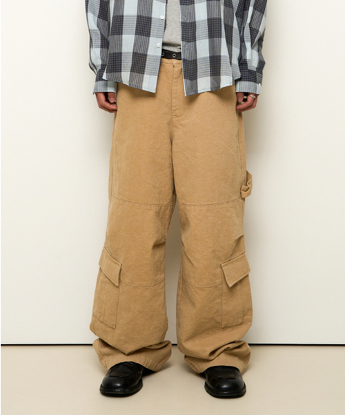 9999ARCHIVE(9999アーカイブ)の「Oblique Pocket Wide Cargo Pants(その他パンツ・レディース・ベージュ・FREE/3/2)」の1枚目の写真
