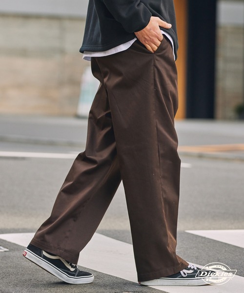 Dickies(ディッキーズ)の「<セットアップ対応> Dickies/ディッキーズ 別注 TCツイル ツータック イージーワイドストレートパンツ【THE CRAFT CREW PRODUCTS】(チノパンツ・メンズ・ダークブラウン/オリーブ/ブラック/インディゴブルー/チャコール/ベージュ・L/S/M)」の7枚目の写真