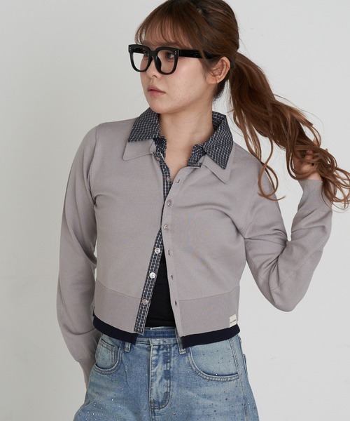 RAY CASSIN（レイカズン）の「シャツレイヤードカーディガン（カーディガン/ボレロ・レディース・グレー/ライトベージュ/ネイビー・FREE）」の2枚目の写真