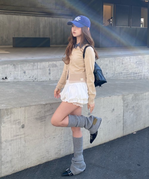 RAY CASSIN（レイカズン）の「シャツレイヤードカーディガン（カーディガン/ボレロ・レディース・グレー/ライトベージュ/ネイビー・FREE）」の16枚目の写真