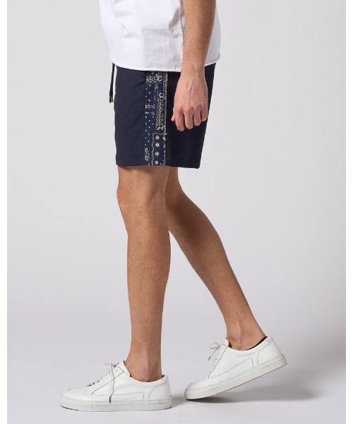 wjk（ダヴルジェイケイ）の「bandana print panel shorts（その他パンツ・メンズ・チャコールグレー/ネイビー/ベージュ・SMALL/MEDIUM/LARGE/X-LARGE）」の22枚目の写真