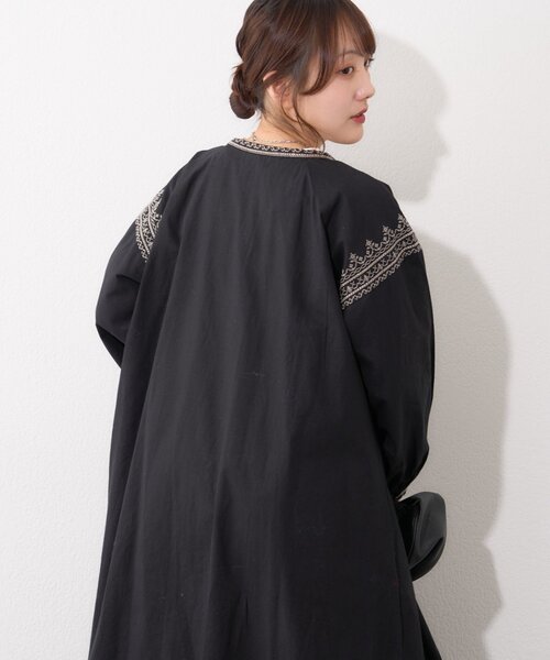Remind me and forever（リマインドミーアンドフォーエバー）の「【India series】【nane】刺繍前開きワンピース（ワンピース・レディース・ブラック/アイボリー・FREE）」の11枚目の写真