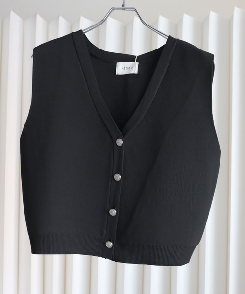 YENNA（イェンナ）の「【 2026 SS 新作 】ストラクチャードスリーブニットベスト（ベスト・レディース・アイボリー/ネイビー/ブラウン/ブラック・FREE）」の13枚目の写真