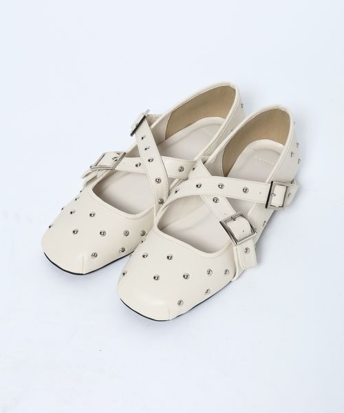 JEANASIS（ジーナシス）の「スタッズメリージェーン/645736（ドレスシューズ・レディース・ブラック系その他/ホワイト系その他・MEDIUM/LARGE）」の2枚目の写真