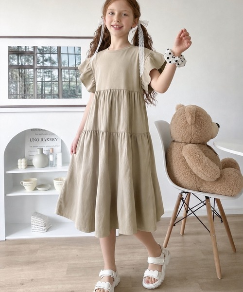 classicalelf（クラシカルエルフ）の「【キッズ】親子リンクコーデ可能◎！布帛ドッキング袖フリルティアードワンピース（ワンピース・キッズ・グレイッシュベージュ/ブラック/チャコール・160/140/120/100）」の3枚目の写真