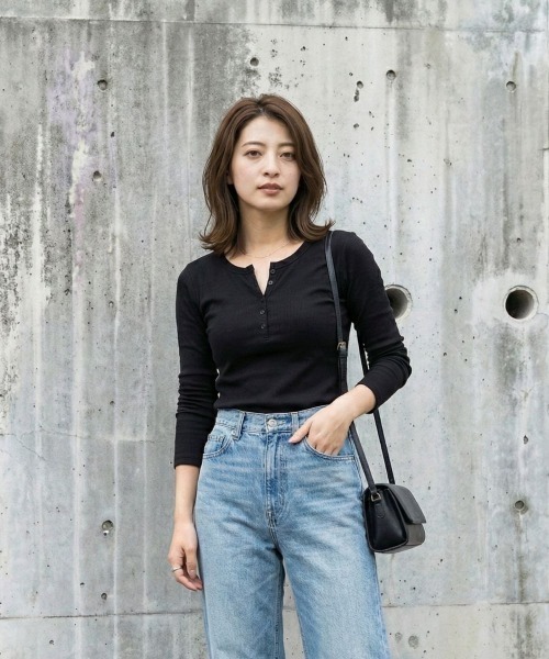 Belle Cie(ベルシー)の「ヘンリーネックTシャツ|この首元がちょうどいい ロンT リブ 長袖カットソー レディース(Tシャツ/カットソー・レディース・グレー/ホワイト/ピンク/ブラック・S/L/XXXL/XL/XXL/M)」の2枚目の写真