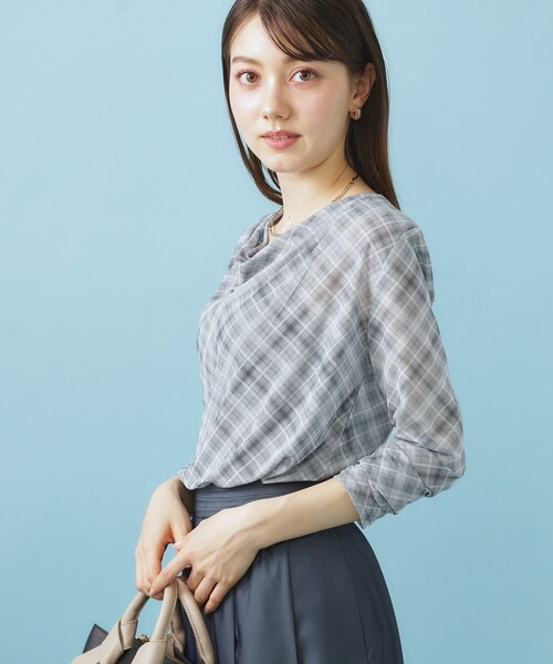 index(インデックス)の「シアーチェックドレープネックトップス【洗濯機OK】(Tシャツ/カットソー・レディース・グレー系1/ベージュ系1/パープル系1・00)」の5枚目の写真