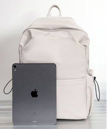 L'atelier（ラトリエ）の「軽量バックパック 大容量 A4 PC収納 多ポケット リュックサック（バックパック/リュック）」