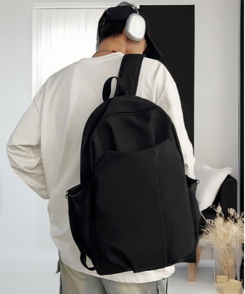 L'atelier(ラトリエ)の「軽量バックパック 大容量 A4 PC収納 多ポケット リュックサック(バックパック/リュック・メンズ・ブラック系1/アイボリー/グレー系1/ブラック系2/グレー系2/ブラック系3・FREE)」の7枚目の写真