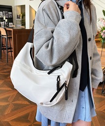 Dewlily（デューリリー）の「スポーティすぎない大人見え 軽量ワンショルダーバッグ（ショルダーバッグ）」