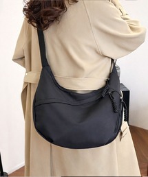 Dewlily（デューリリー）の「スポーティすぎない大人見え 軽量ワンショルダーバッグ（ショルダーバッグ）」