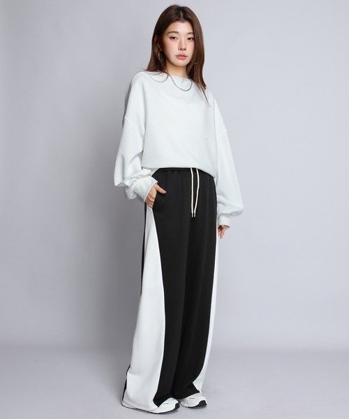 by LEGNA(バイレグナ)の「ドロップショルダーカットソー(Tシャツ/カットソー・レディース・グレイッシュベージュ/ブラック/ベビーピンク/グレー/グレー系/パープル/ホワイト・FREE)」の8枚目の写真