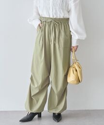 表面感サテンタックパンツ