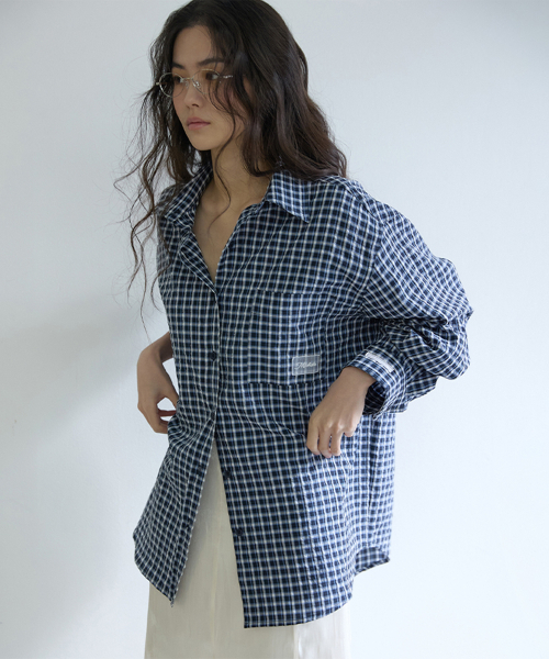 MICHIKO LONDON(ミチコ ロンドン)の「ライトオーバーサイズチェックシャツブルー/ブラック(シャツ/ブラウス・レディース・その他・FREE)」の1枚目の写真