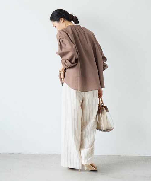 le.coeur blanc(ルクールブラン)の「麻コットンスタンドカラーブラウス(シャツ/ブラウス・レディース・ブラック/ブラウン/ラベンダー・38)」の13枚目の写真