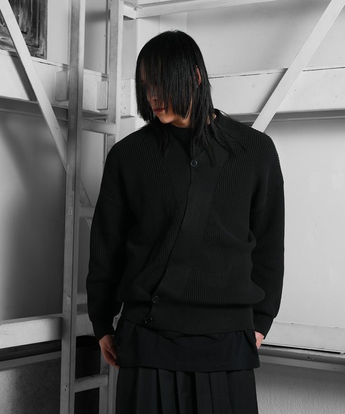 Ruze(ルゼ)の「Asymmetry overlap cardigan /アシンメトリー オーバーラップ カーディガン(カーディガン/ボレロ・メンズ・ブラック・FREE)」の11枚目の写真
