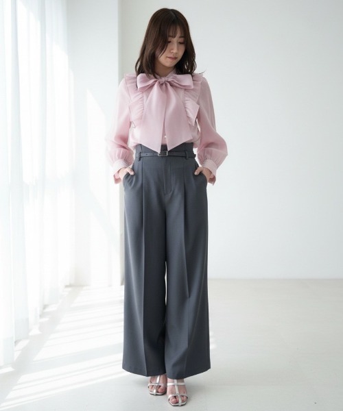 SWINGLE（スウィングル）の「ベルテッドセンタープレスワイドパンツ（その他パンツ・レディース・チャコールグレー/オフホワイト/ミント・SMALL/MEDIUM）」の2枚目の写真