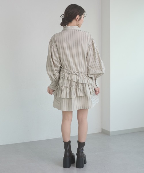 Ambre Neige（アンブルネージュ）の「flill design stripe shirt tunic / フリルデザインストライプシャツチュニック（チュニック・レディース・ライトホワイト/ベージュ/サックスブルー・FREE）」の21枚目の写真