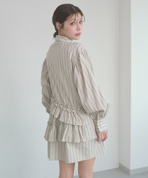 Ambre Neige（アンブルネージュ）の「flill design stripe shirt tunic / フリルデザインストライプシャツチュニック（チュニック・レディース・ライトホワイト/ベージュ/サックスブルー・FREE）」の16枚目の写真