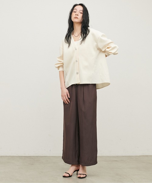 LARUTA（ラルータ）の「【LARUTA】[Web限定]パウダーサテンイージーパンツ（その他パンツ・レディース・ピンク/ダークブラウン/グレイッシュベージュ・MEDIUM）」の6枚目の写真