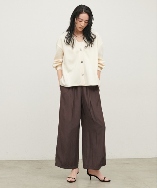 LARUTA（ラルータ）の「【LARUTA】[Web限定]パウダーサテンイージーパンツ（その他パンツ・レディース・ピンク/ダークブラウン/グレイッシュベージュ・MEDIUM）」の7枚目の写真