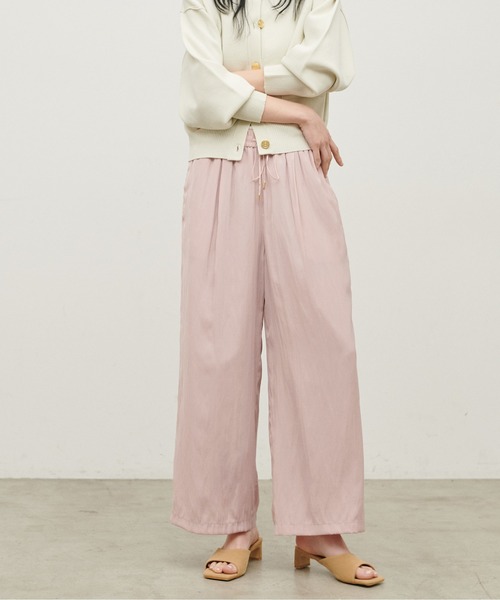 LARUTA（ラルータ）の「【LARUTA】[Web限定]パウダーサテンイージーパンツ（その他パンツ・レディース・ピンク/ダークブラウン/グレイッシュベージュ・MEDIUM）」の15枚目の写真
