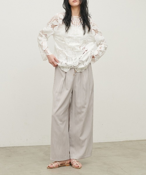 LARUTA（ラルータ）の「【LARUTA】[Web限定]パウダーサテンイージーパンツ（その他パンツ・レディース・ピンク/ダークブラウン/グレイッシュベージュ・MEDIUM）」の21枚目の写真