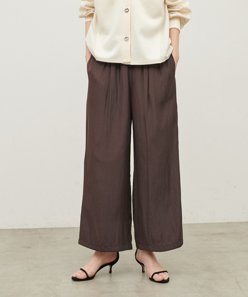 LARUTA（ラルータ）の「【LARUTA】[Web限定]パウダーサテンイージーパンツ（その他パンツ・レディース・ピンク/ダークブラウン/グレイッシュベージュ・MEDIUM）」の5枚目の写真