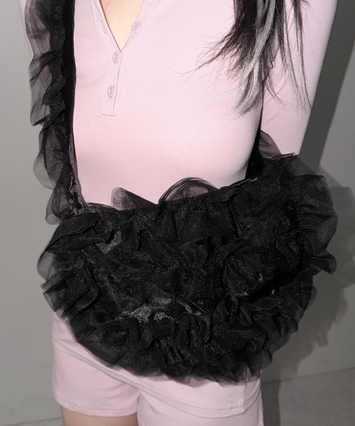 me+em select(ミームセレクト)の「【 2color 】チュールフリルショルダーボディバッグ/ tulle frill shoulder body bag(ショルダーバッグ・レディース・ブラック/アイボリー・FREE)」の12枚目の写真