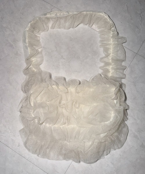 me+em select(ミームセレクト)の「【 2color 】チュールフリルショルダーボディバッグ/ tulle frill shoulder body bag(ショルダーバッグ・レディース・ブラック/アイボリー・FREE)」の19枚目の写真