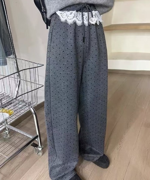 Sibra(シブラ)の「レース切替ドット柄ワイドパンツ(その他パンツ・レディース・ブラック/グレー・M)」の2枚目の写真