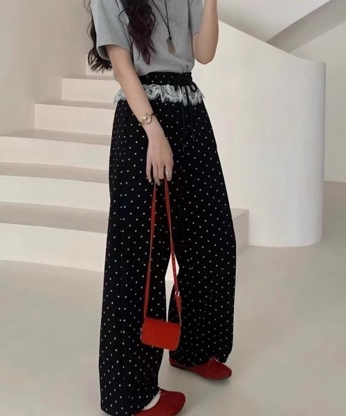 Sibra(シブラ)の「レース切替ドット柄ワイドパンツ(その他パンツ・レディース・ブラック/グレー・M)」の8枚目の写真
