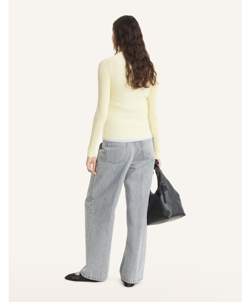 Maison Kitsune（メゾンキツネ）の「PLEATED JEANS（デニムパンツ・レディース・ライトグレー・24/27/26/25）」の3枚目の写真