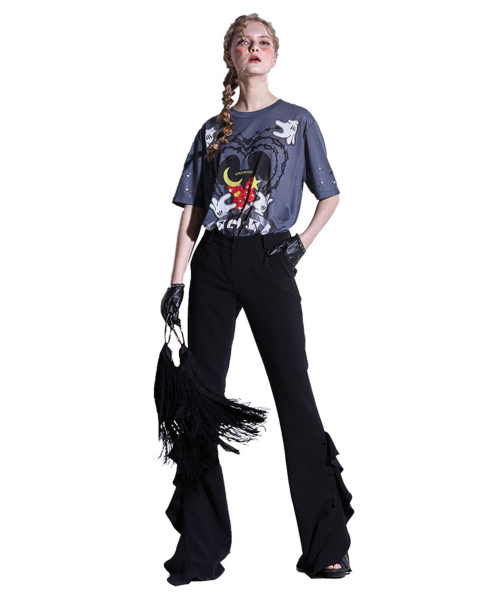GREEDILOUS(グリディアス)の「グレー ワンポイントTシャツ(Tシャツ/カットソー・レディース・その他・S/M/L/XS)」の1枚目の写真