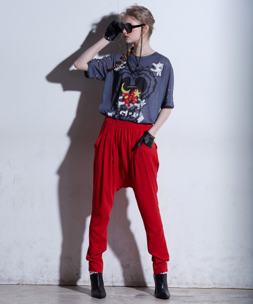 GREEDILOUS(グリディアス)の「グレー ワンポイントTシャツ(Tシャツ/カットソー・レディース・その他・S/M/L/XS)」の4枚目の写真