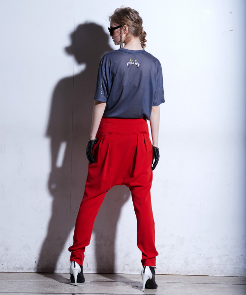 GREEDILOUS(グリディアス)の「グレー ワンポイントTシャツ(Tシャツ/カットソー・レディース・その他・S/M/L/XS)」の7枚目の写真