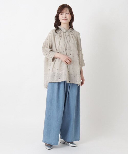 one'sterrace(ワンズテラス)の「ドットプリント前開き7分袖チュニックブラウス(シャツ/ブラウス・レディース・ネイビー系5/ベージュ系8/アイボリー系8・02)」の4枚目の写真