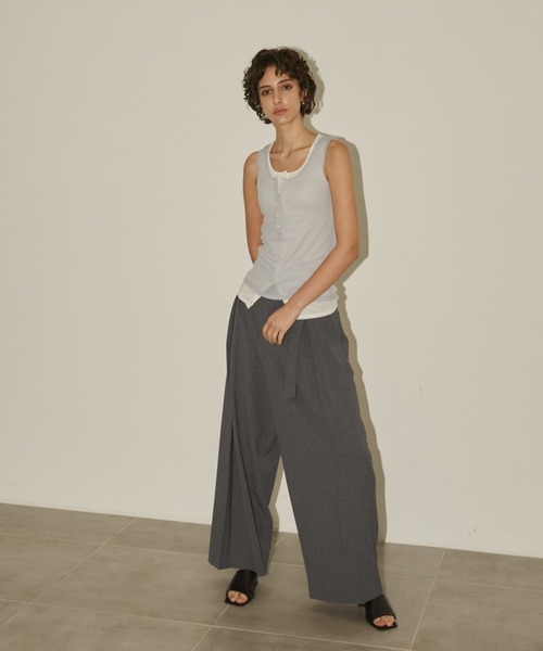 CITY TOKYO（シティトウキョウ）の「【CITY TOKYO/シティートウキョウ】Belt Tuck Pants/ベルトタックパンツ/ワイドパンツ（スラックス・レディース・グレー/ネイビー・1/2）」の3枚目の写真