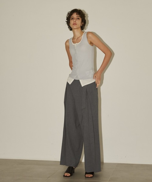 CITY TOKYO（シティトウキョウ）の「【CITY TOKYO/シティートウキョウ】Belt Tuck Pants/ベルトタックパンツ/ワイドパンツ（スラックス・レディース・グレー/ネイビー・1/2）」の4枚目の写真