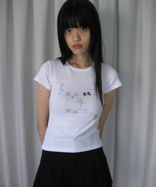 SUNLIT(サンリット)の「パッチパレードTシャツ(ホワイト)(Tシャツ/カットソー・レディース・その他・FREE)」の1枚目の写真