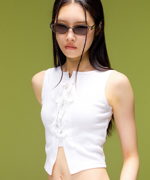 X-girl（エックスガール）の「2WAY LACE UP TANK TOP（タンクトップ・レディース・ホワイト/ブラック/ブラウン・ONE SIZE）」の9枚目の写真