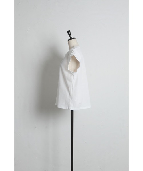tocco closet(トッコ クローゼット)の「【ZOZO限定】ネックパール装飾ダブルスリーブノースリトップス(Tシャツ/カットソー・レディース・ブラック/ホワイト・M)」の18枚目の写真